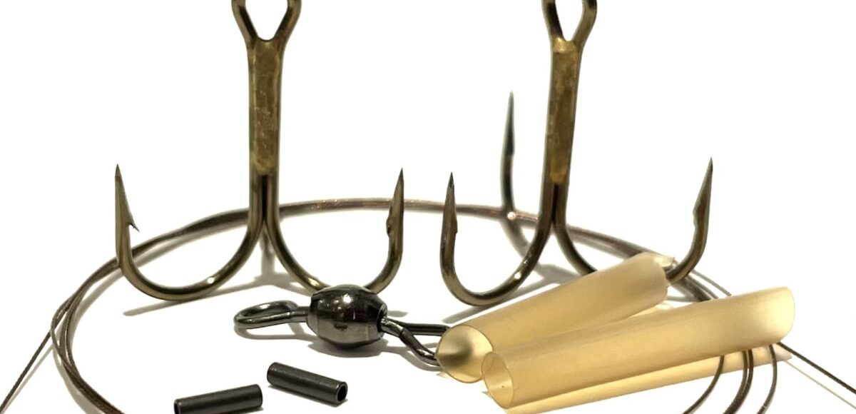 Items required to make a pike fishing snap tackle wire trace