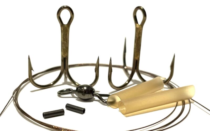 Items required to make a pike fishing snap tackle wire trace