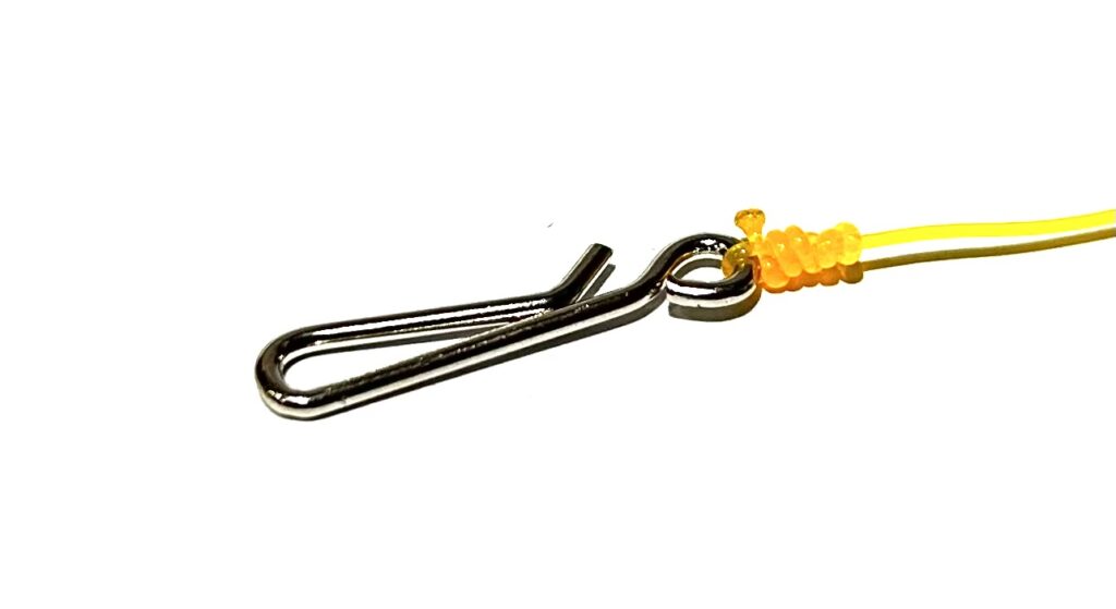 Quick link tied to fishing line